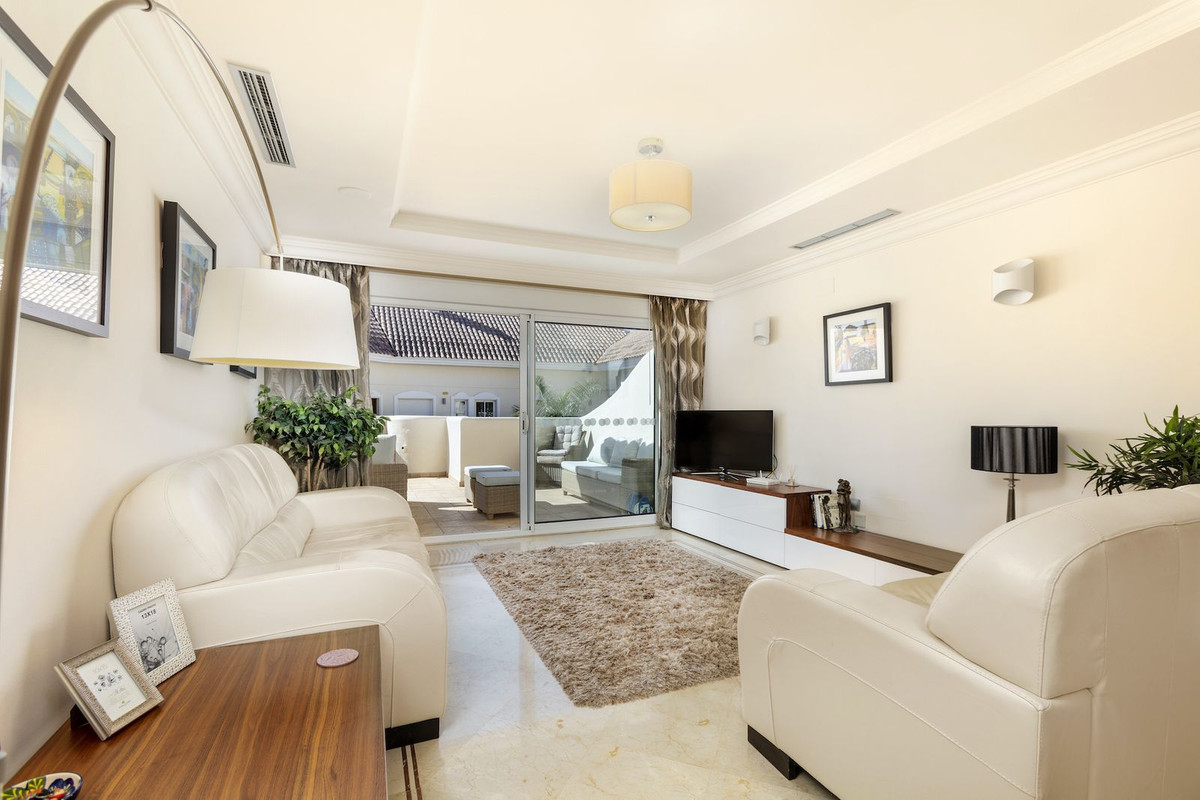 Se vende Apartamento Planta Media de 2 dormitorios en Costa Del Sol, Málaga, España