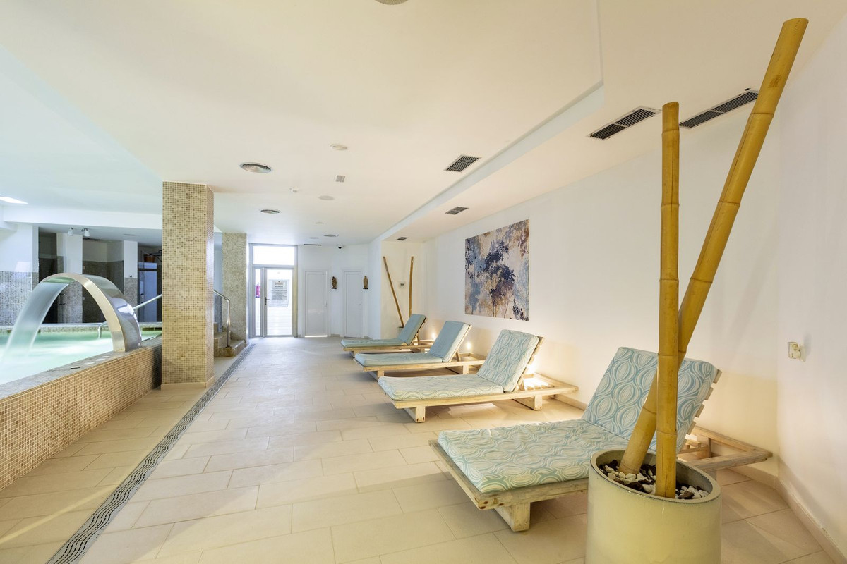 Se vende Apartamento Planta Media de 2 dormitorios en Costa Del Sol, Málaga, España