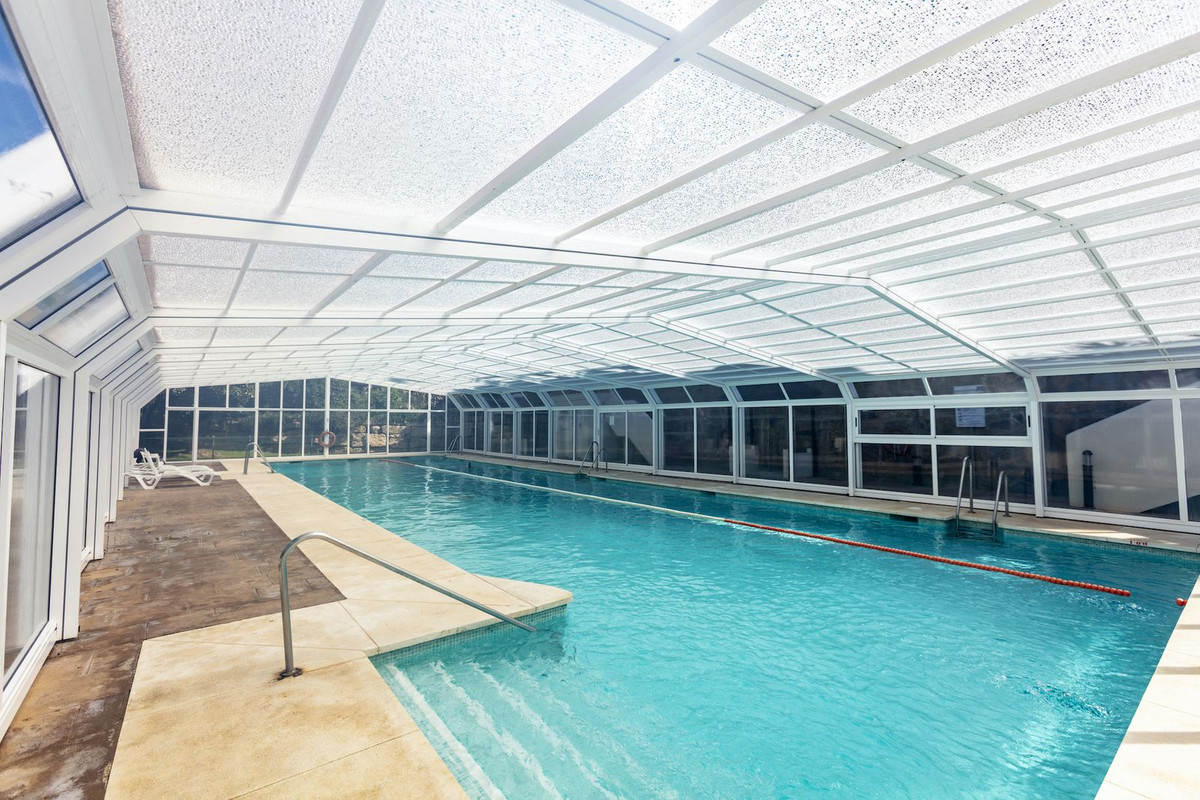 Se vende Apartamento Planta Media de 2 dormitorios en Costa Del Sol, Málaga, España