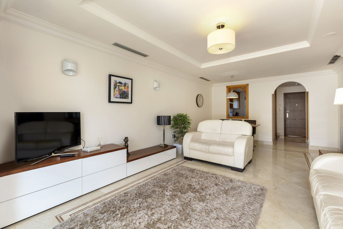 Se vende Apartamento Planta Media de 2 dormitorios en Costa Del Sol, Málaga, España