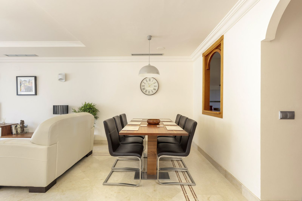 Se vende Apartamento Planta Media de 2 dormitorios en Costa Del Sol, Málaga, España