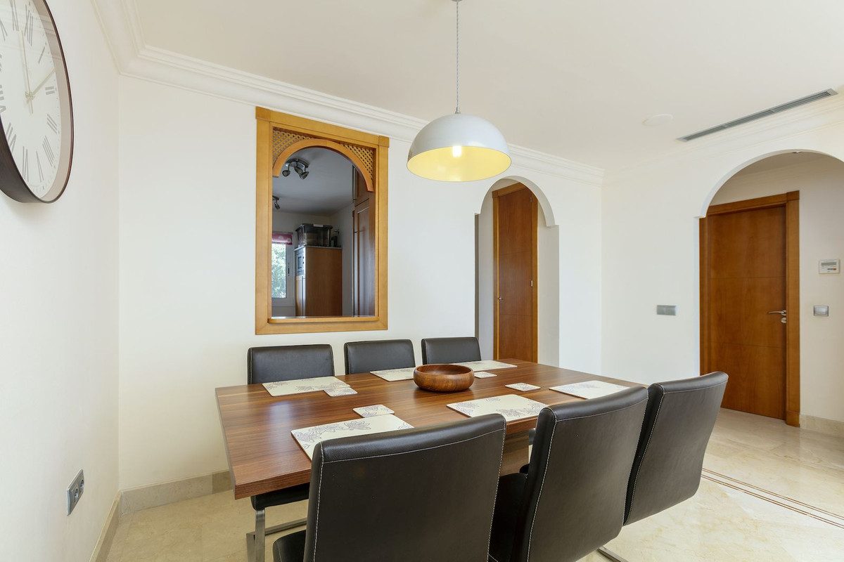 Se vende Apartamento Planta Media de 2 dormitorios en Costa Del Sol, Málaga, España