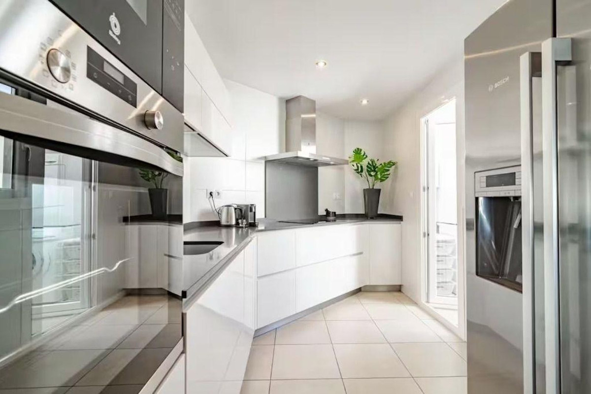 Se vende Apartamento Planta Media de 3 dormitorios en Costa Del Sol, Málaga, España