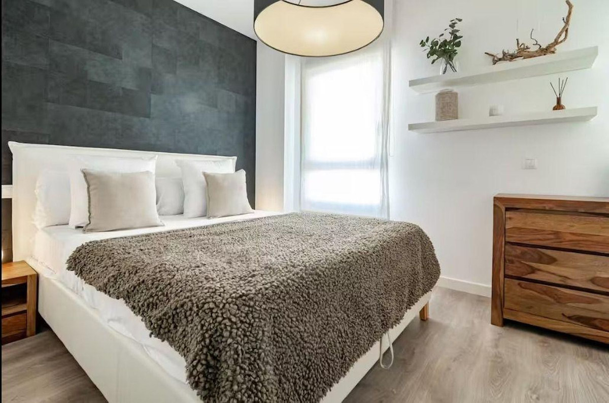 Se vende Apartamento Planta Media de 3 dormitorios en Costa Del Sol, Málaga, España