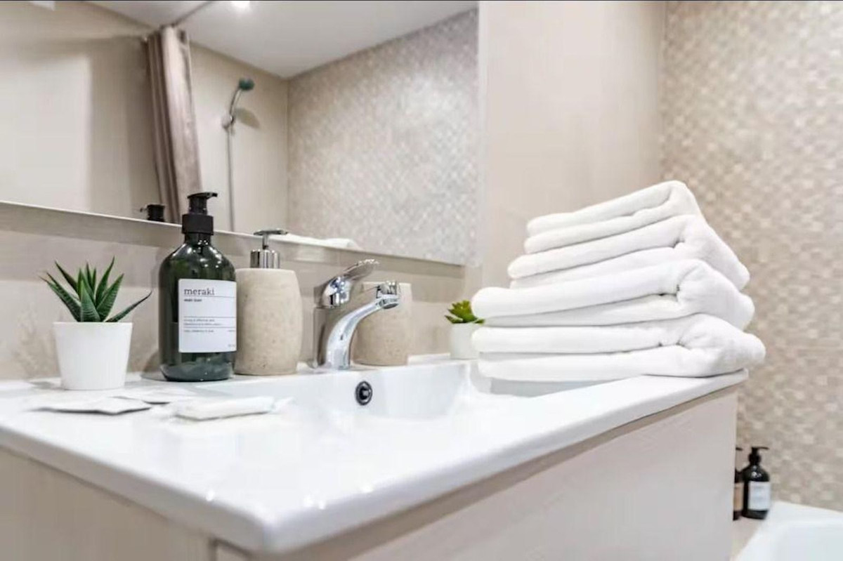 Se vende Apartamento Planta Media de 3 dormitorios en Costa Del Sol, Málaga, España