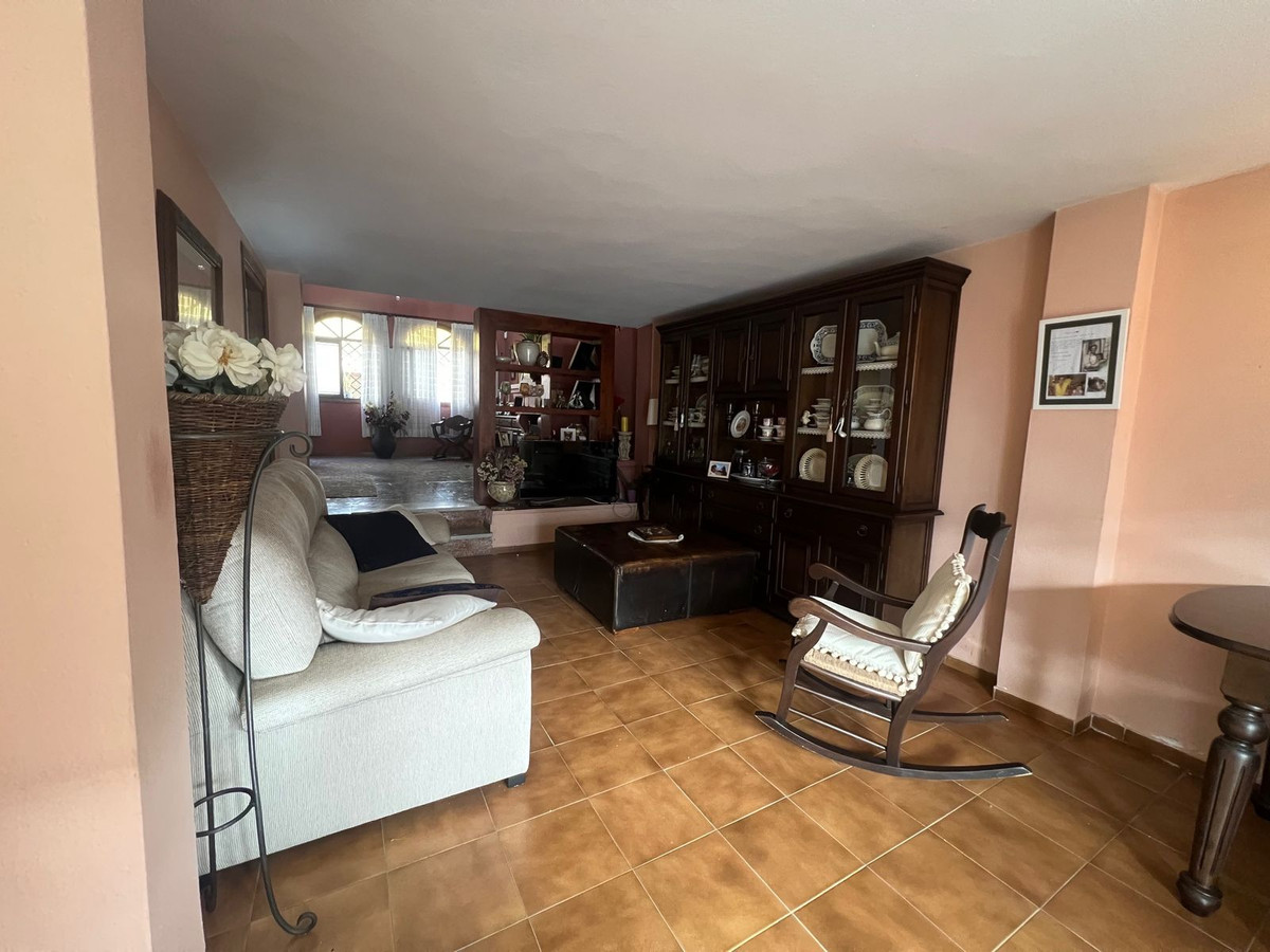 6 Bed Townhouse for sale in Estepona Costa Del Sol, Málaga, Spain