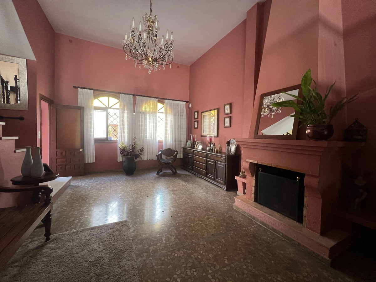 6 Bed Townhouse for sale in Estepona Costa Del Sol, Málaga, Spain
