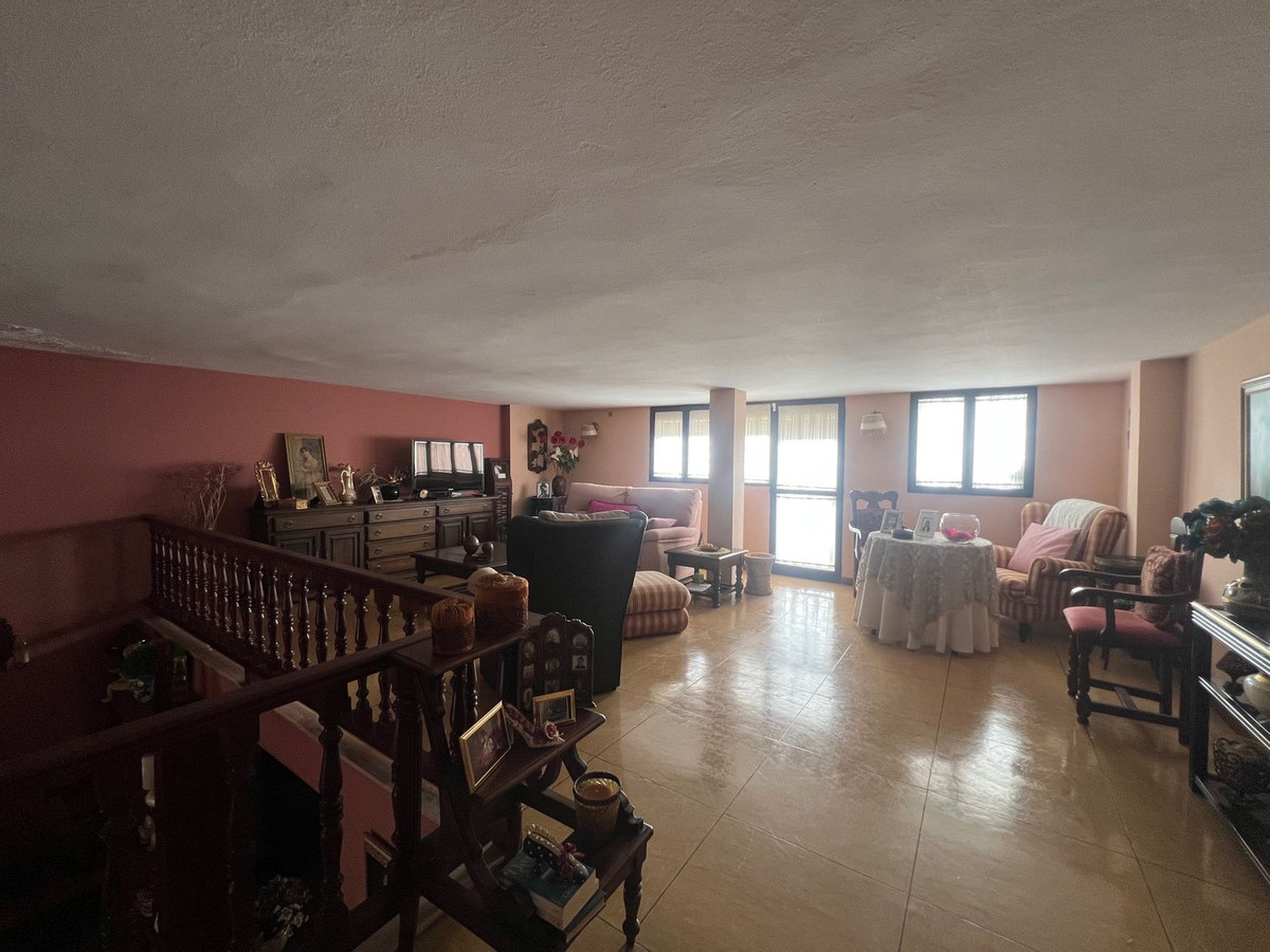 6 Bed Townhouse for sale in Estepona Costa Del Sol, Málaga, Spain