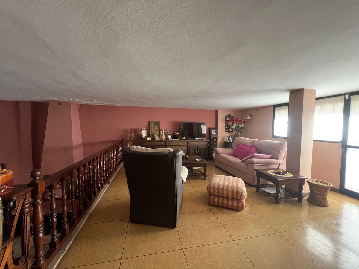 6 Bed Townhouse for sale in Estepona Costa Del Sol, Málaga, Spain