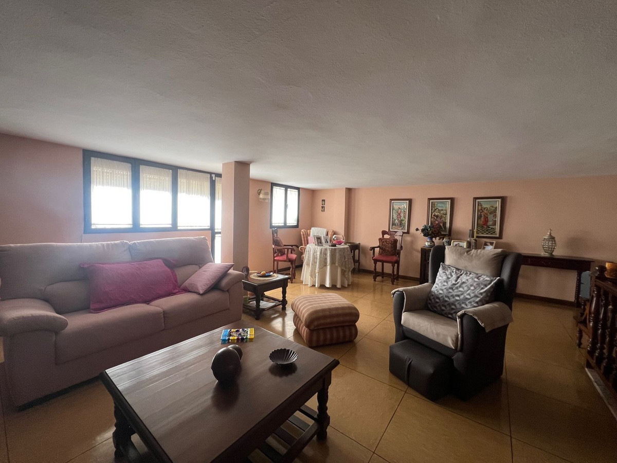 6 Bed Townhouse for sale in Estepona Costa Del Sol, Málaga, Spain