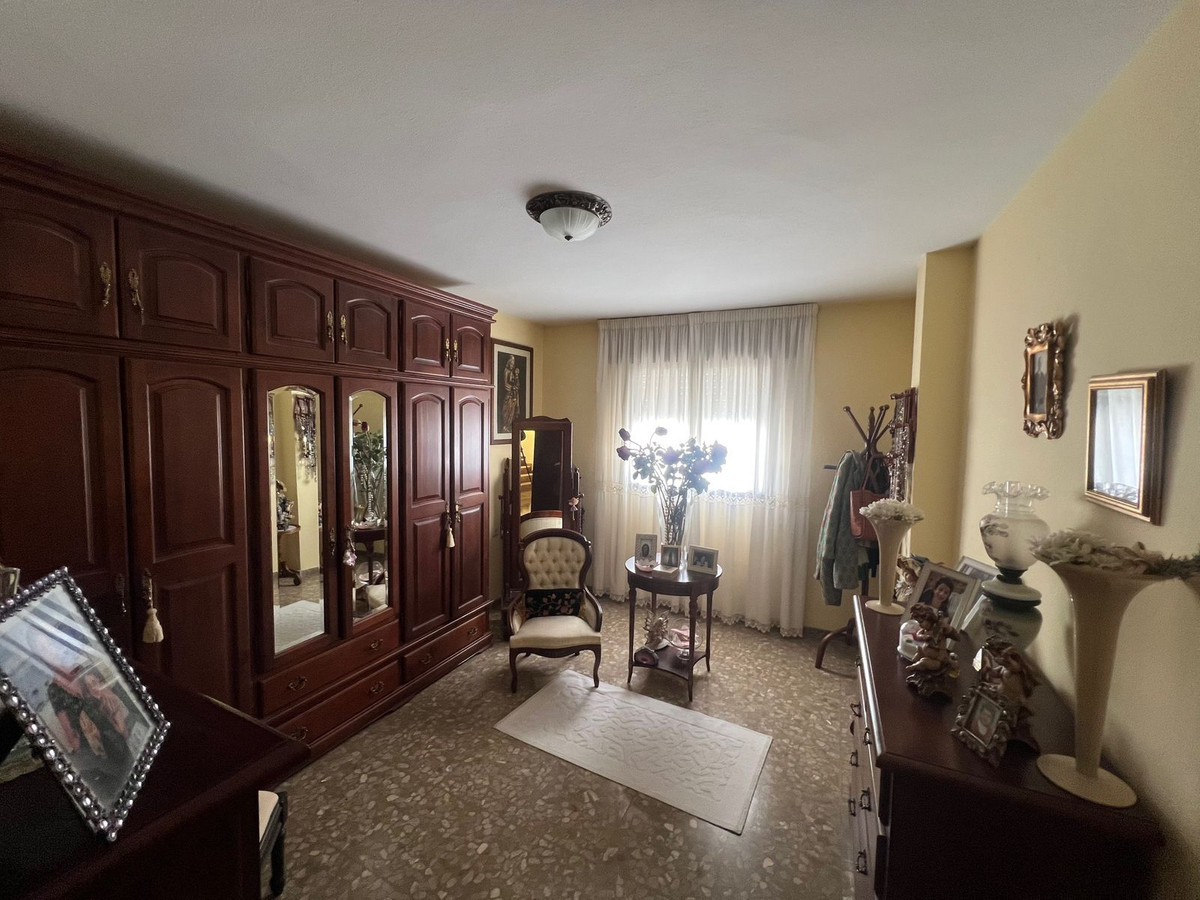 6 Bed Townhouse for sale in Estepona Costa Del Sol, Málaga, Spain