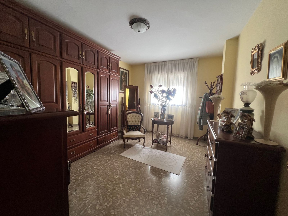 6 Bed Townhouse for sale in Estepona Costa Del Sol, Málaga, Spain