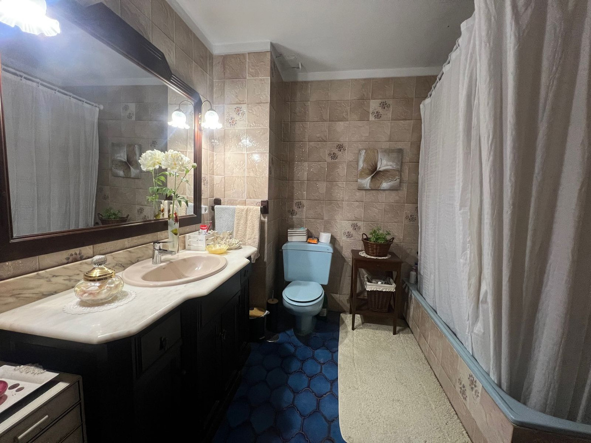 6 Bed Townhouse for sale in Estepona Costa Del Sol, Málaga, Spain
