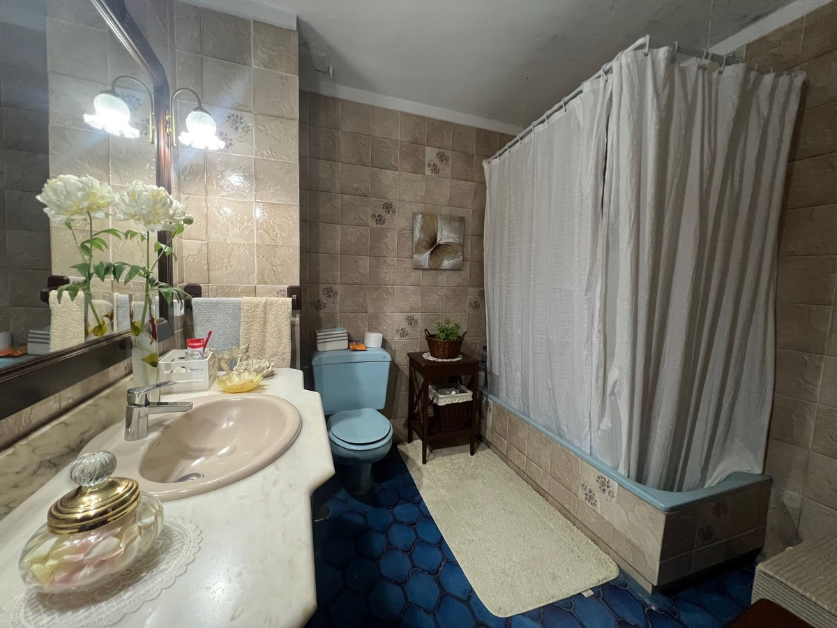 6 Bed Townhouse for sale in Estepona Costa Del Sol, Málaga, Spain
