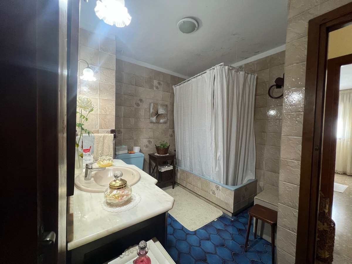 6 Bed Townhouse for sale in Estepona Costa Del Sol, Málaga, Spain