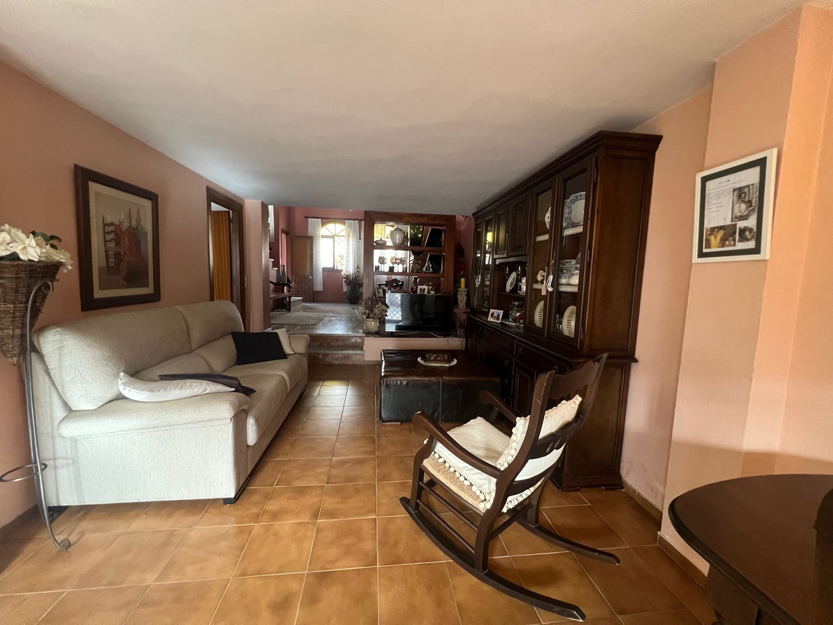6 Bed Townhouse for sale in Estepona Costa Del Sol, Málaga, Spain