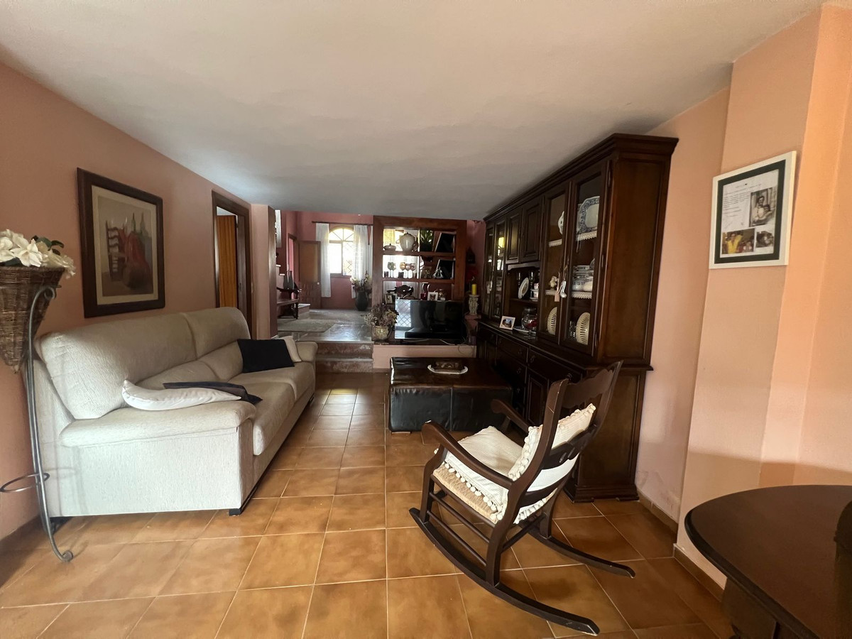 6 Bed Townhouse for sale in Estepona Costa Del Sol, Málaga, Spain