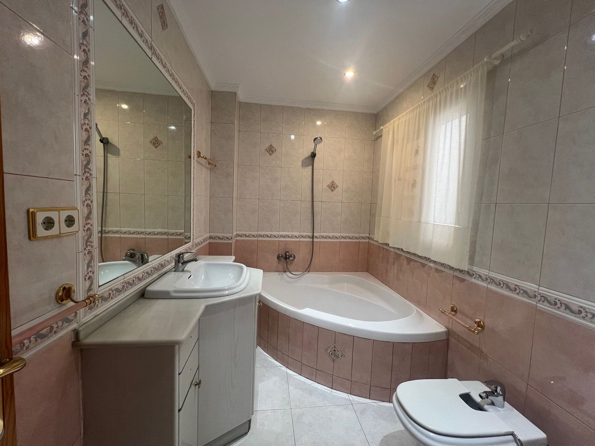 3 Bed Townhouse for sale in Estepona Costa Del Sol, Málaga, Spain