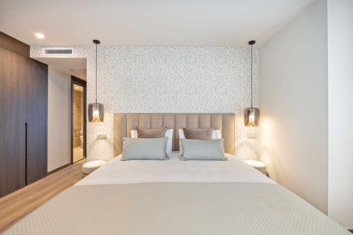 5 Bed Apartment for sale in Puerto Banús Costa Del Sol, Málaga, Spain