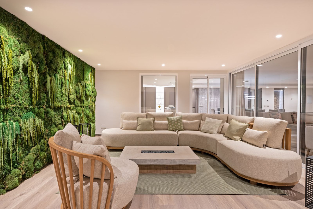 5 Bed Apartment for sale in Puerto Banús Costa Del Sol, Málaga, Spain