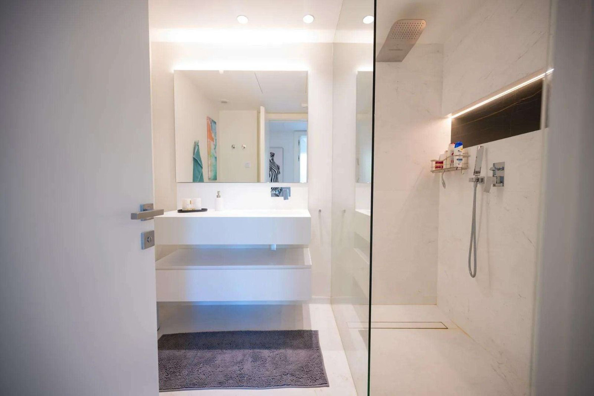 Se vende Apartamento Planta Baja de 3 dormitorios en Costa Del Sol, Málaga, España