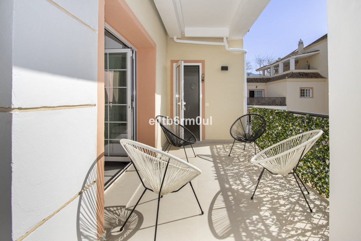 2 Bed Apartment for sale in Nueva Andalucía Costa Del Sol, Málaga, Spain