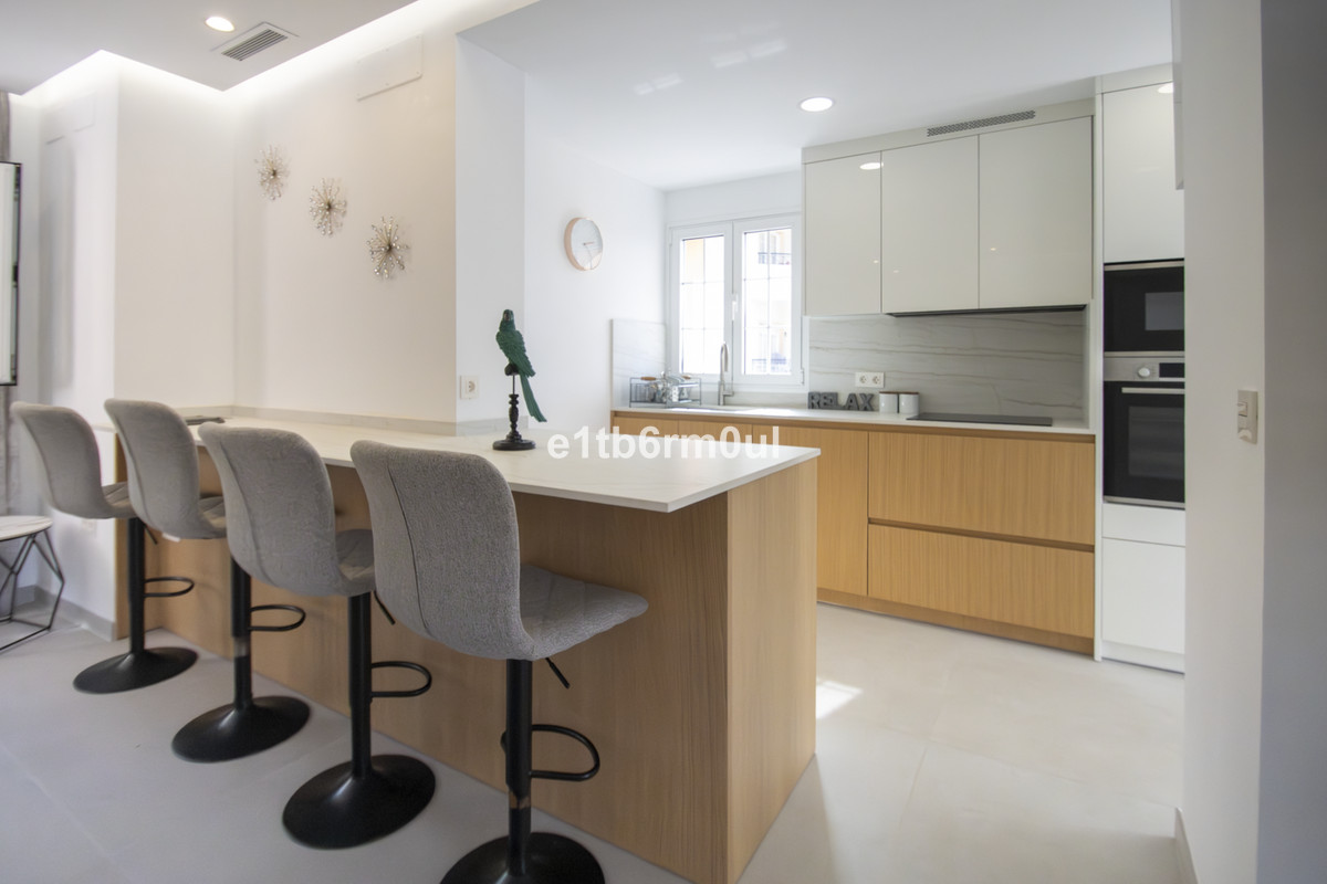 2 Bed Apartment for sale in Nueva Andalucía Costa Del Sol, Málaga, Spain