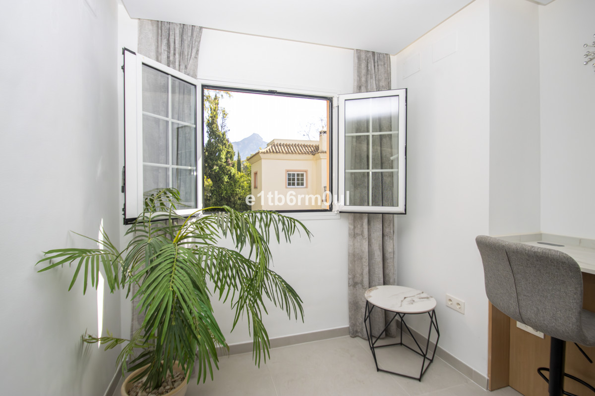 2 Bed Apartment for sale in Nueva Andalucía Costa Del Sol, Málaga, Spain