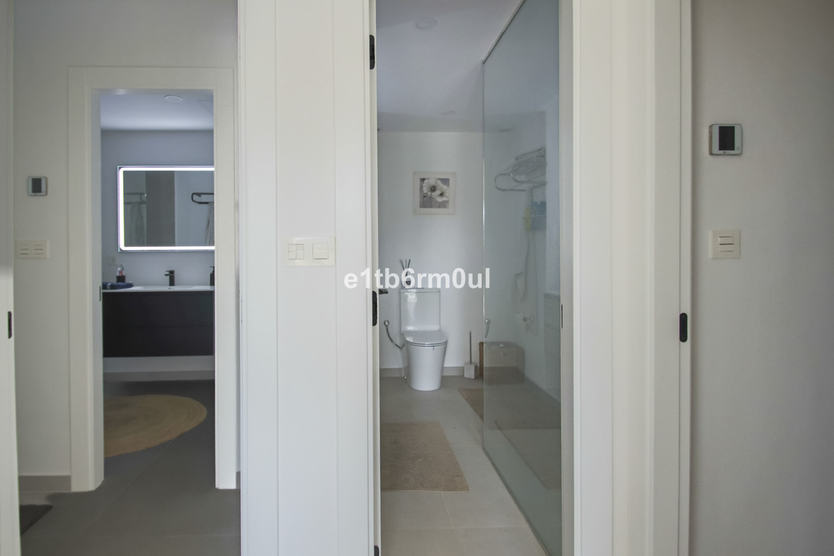 2 Bed Apartment for sale in Nueva Andalucía Costa Del Sol, Málaga, Spain