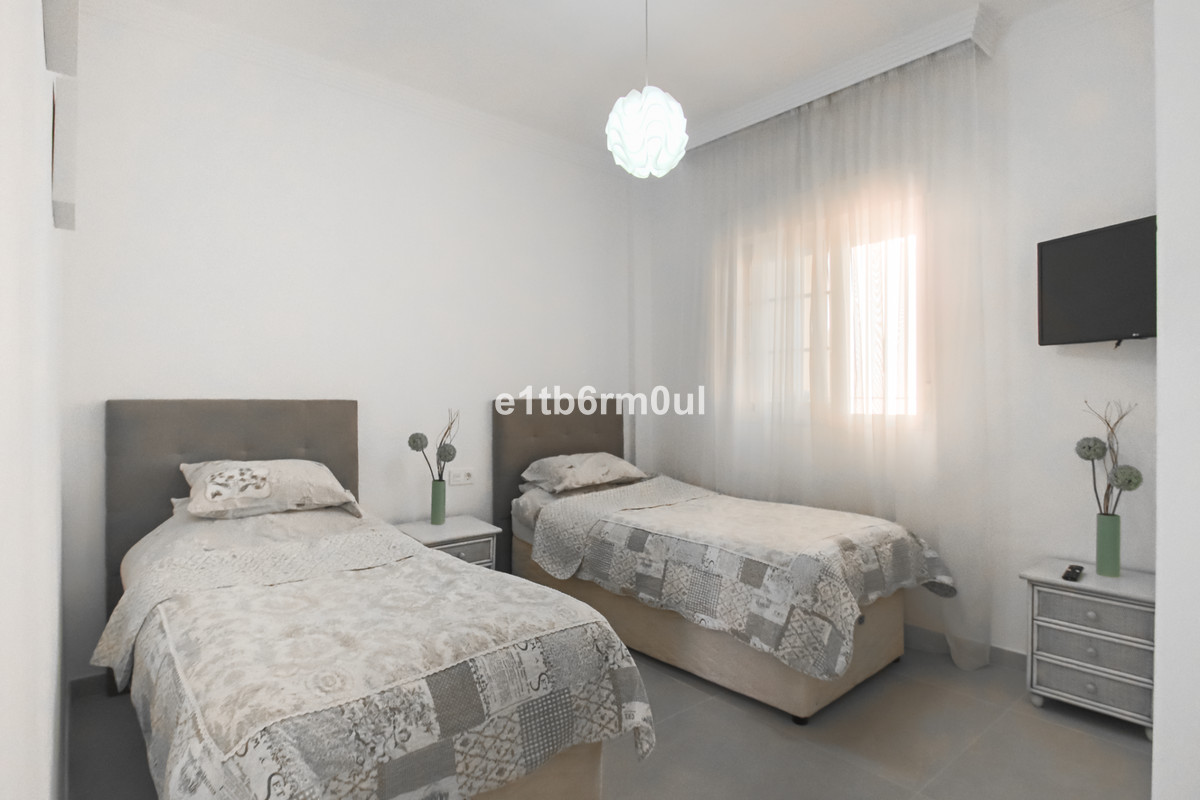 2 Bed Apartment for sale in Nueva Andalucía Costa Del Sol, Málaga, Spain