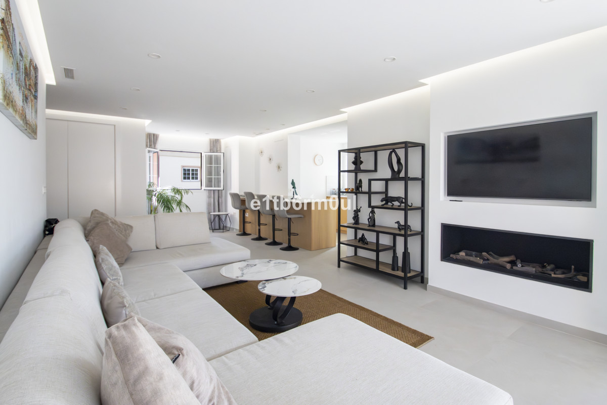 2 Bed Apartment for sale in Nueva Andalucía Costa Del Sol, Málaga, Spain