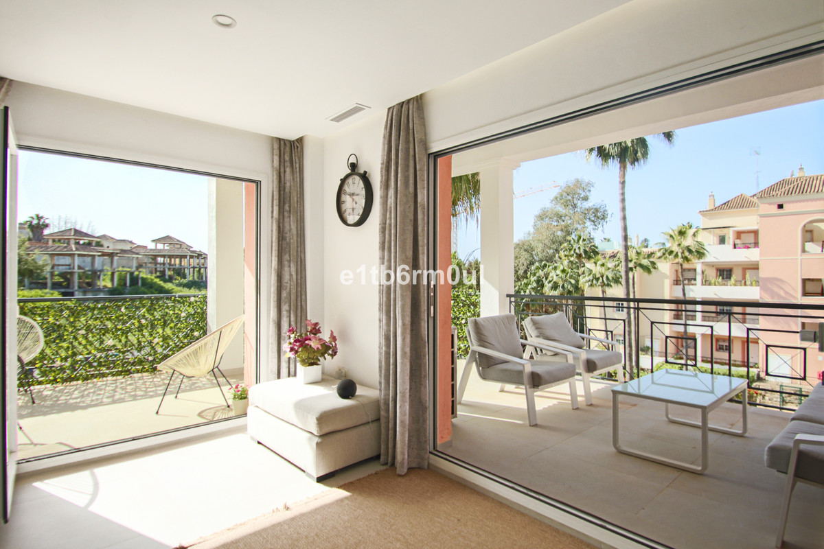 2 Bed Apartment for sale in Nueva Andalucía Costa Del Sol, Málaga, Spain