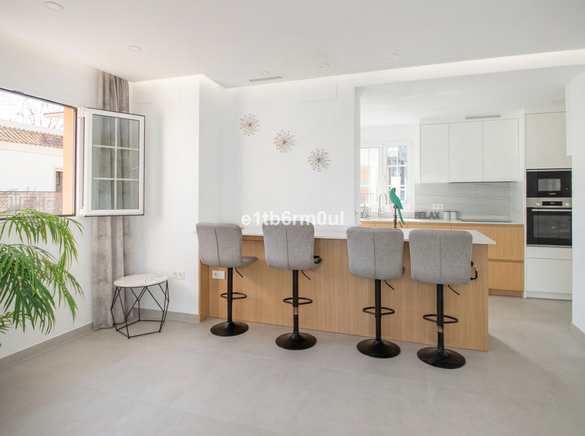 2 Bed Apartment for sale in Nueva Andalucía Costa Del Sol, Málaga, Spain
