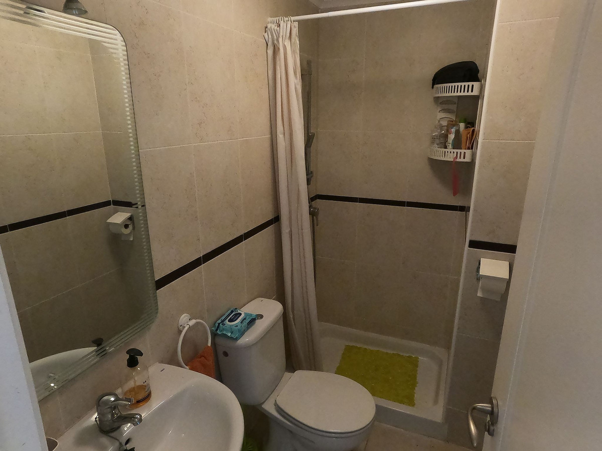 Se vende Apartamento Planta Media de 2 dormitorios en Costa Blanca, Alicante, España