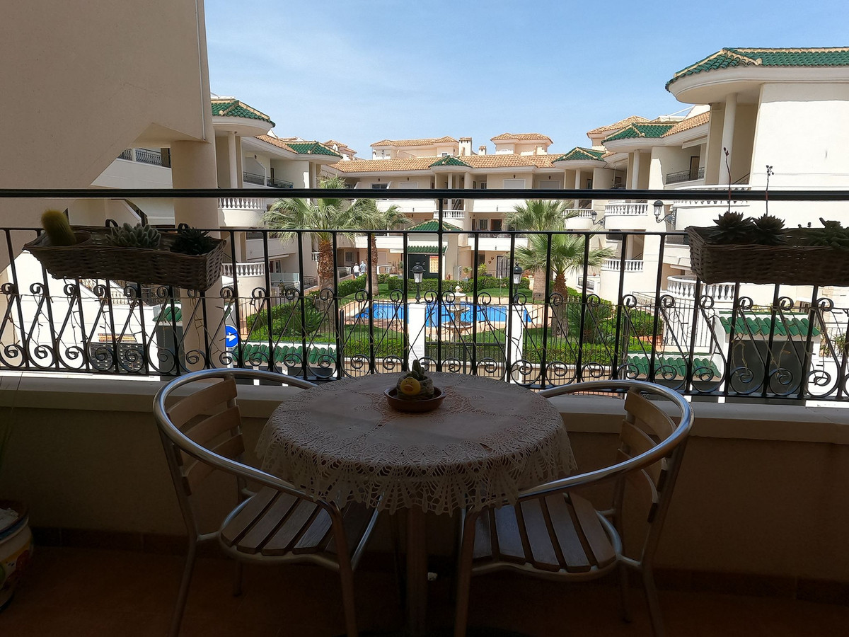 Se vende Apartamento Planta Media de 2 dormitorios en Costa Blanca, Alicante, España