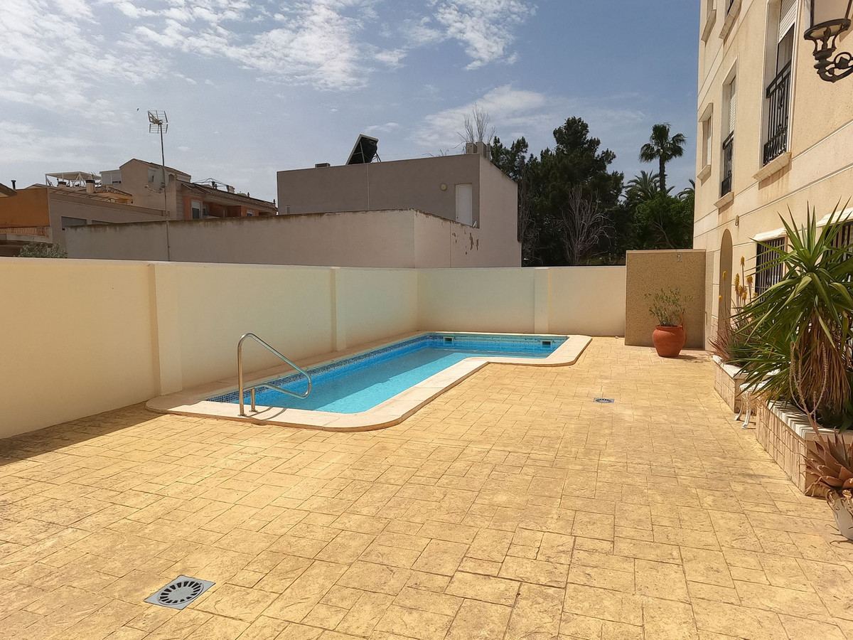 Se vende Apartamento Planta Media de 2 dormitorios en Costa Blanca, Alicante, España