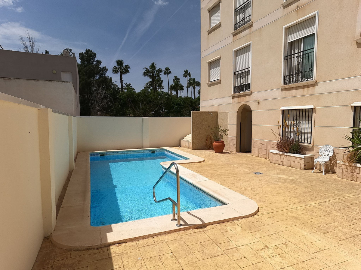 Se vende Apartamento Planta Media de 2 dormitorios en Costa Blanca, Alicante, España