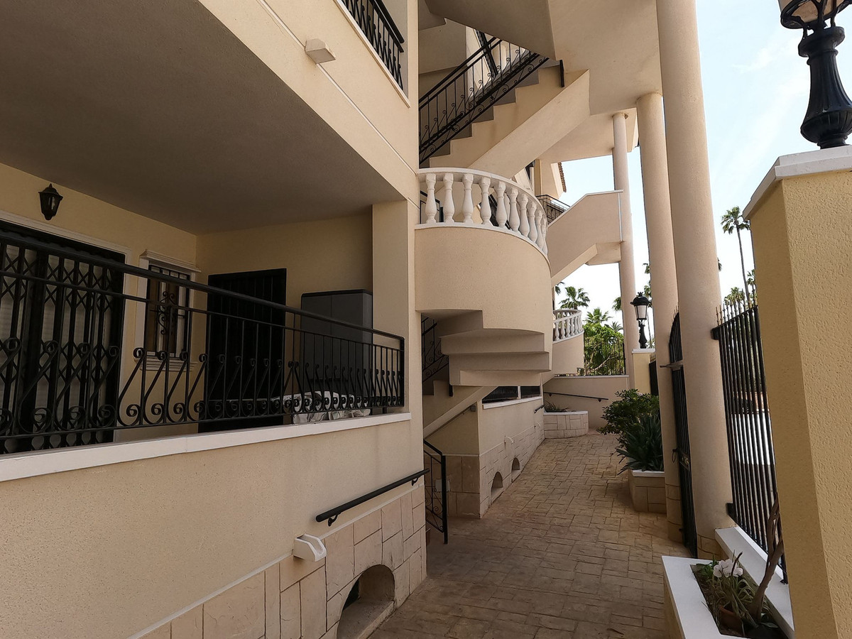 Se vende Apartamento Planta Media de 2 dormitorios en Costa Blanca, Alicante, España