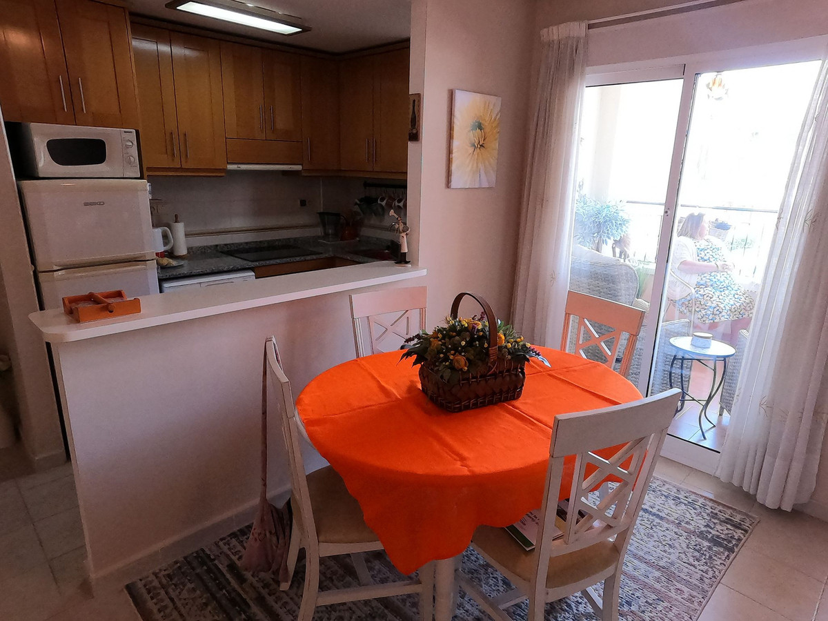 Se vende Apartamento Planta Media de 2 dormitorios en Costa Blanca, Alicante, España