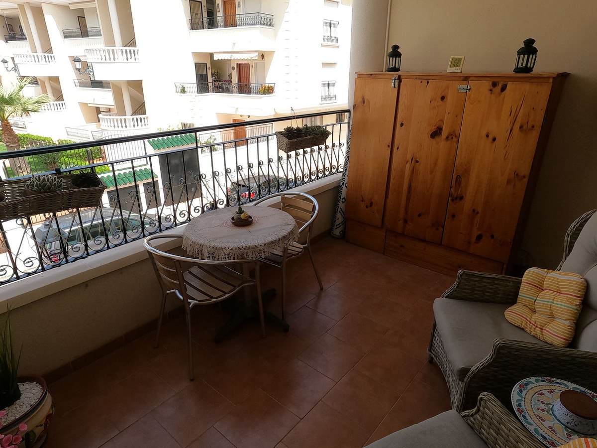 Se vende Apartamento Planta Media de 2 dormitorios en Costa Blanca, Alicante, España