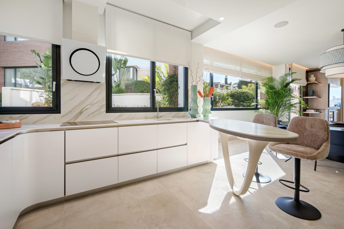 Se vende Apartamento Planta Baja de 4 dormitorios en Costa Del Sol, Málaga, España
