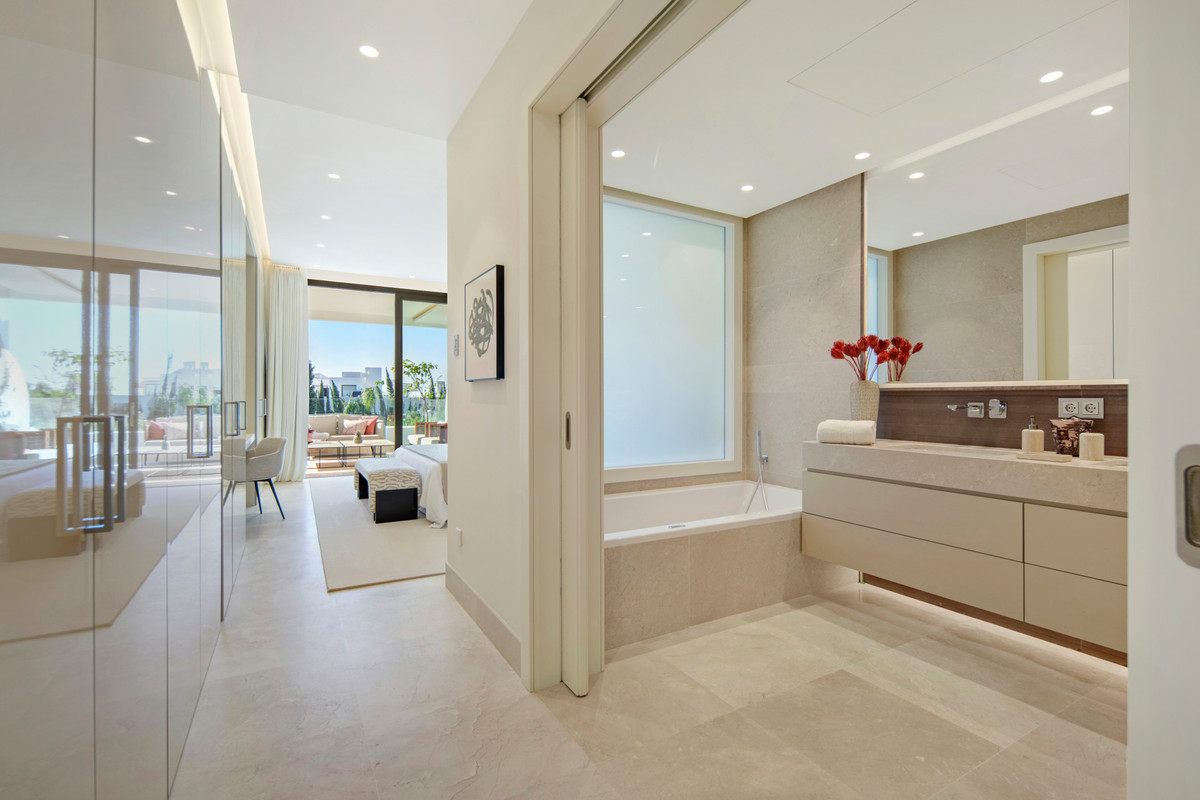 Se vende Apartamento Planta Baja de 4 dormitorios en Costa Del Sol, Málaga, España