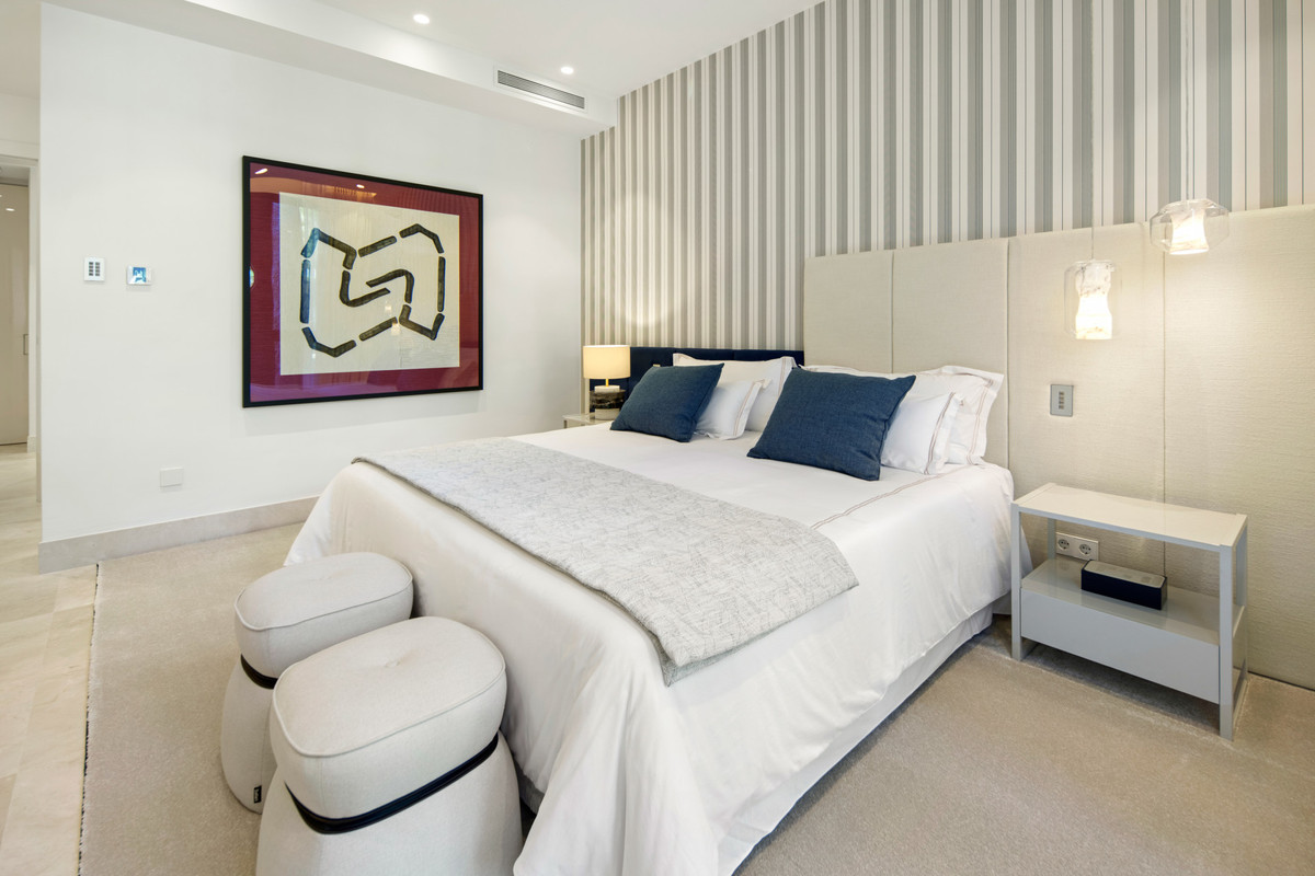 Se vende Apartamento Planta Baja de 4 dormitorios en Costa Del Sol, Málaga, España