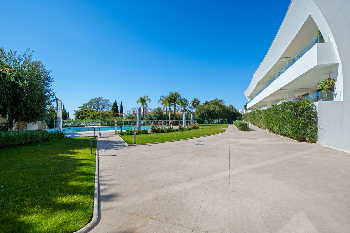 Se vende Apartamento Planta Baja de 4 dormitorios en Costa Del Sol, Málaga, España