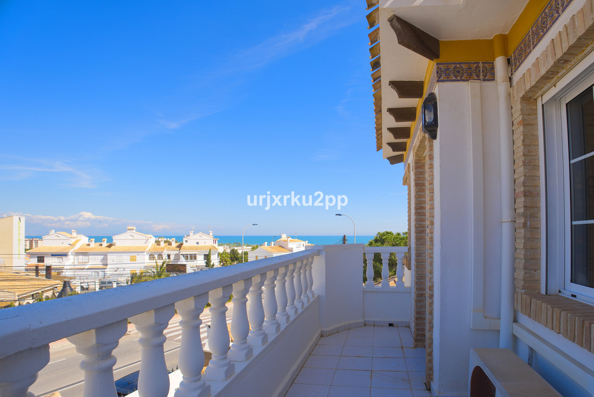 3 Bed Townhouse for sale in Torrevieja Costa Blanca, Alicante, Spain
