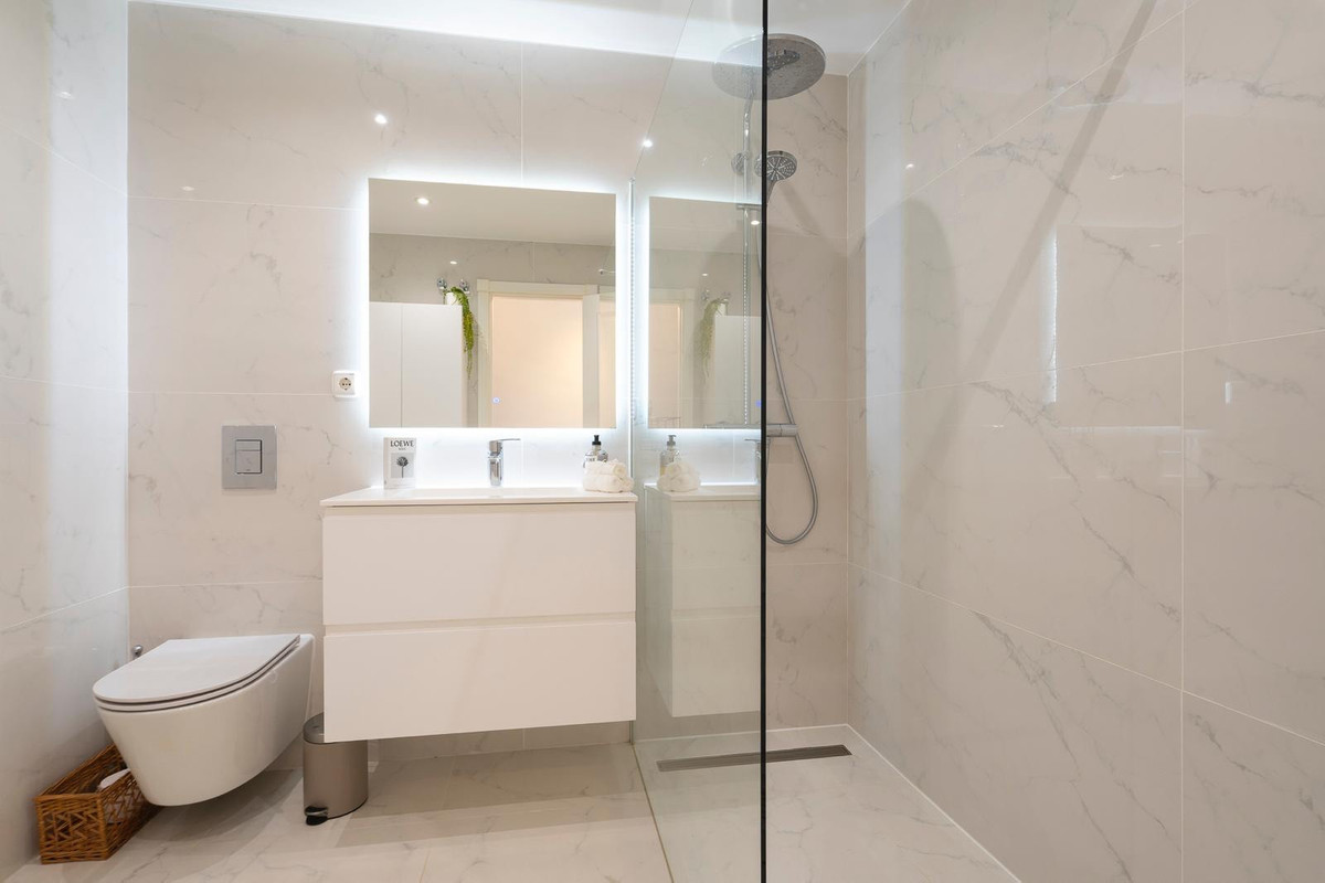 2 Bed Apartment for sale in Nueva Andalucía Costa Del Sol, Málaga, Spain