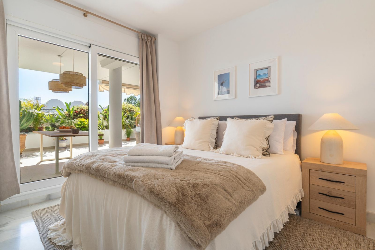 2 Bed Apartment for sale in Nueva Andalucía Costa Del Sol, Málaga, Spain
