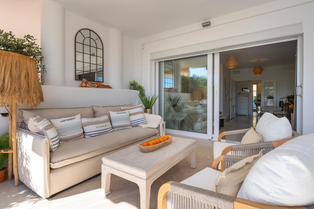 2 Bed Apartment for sale in Nueva Andalucía Costa Del Sol, Málaga, Spain