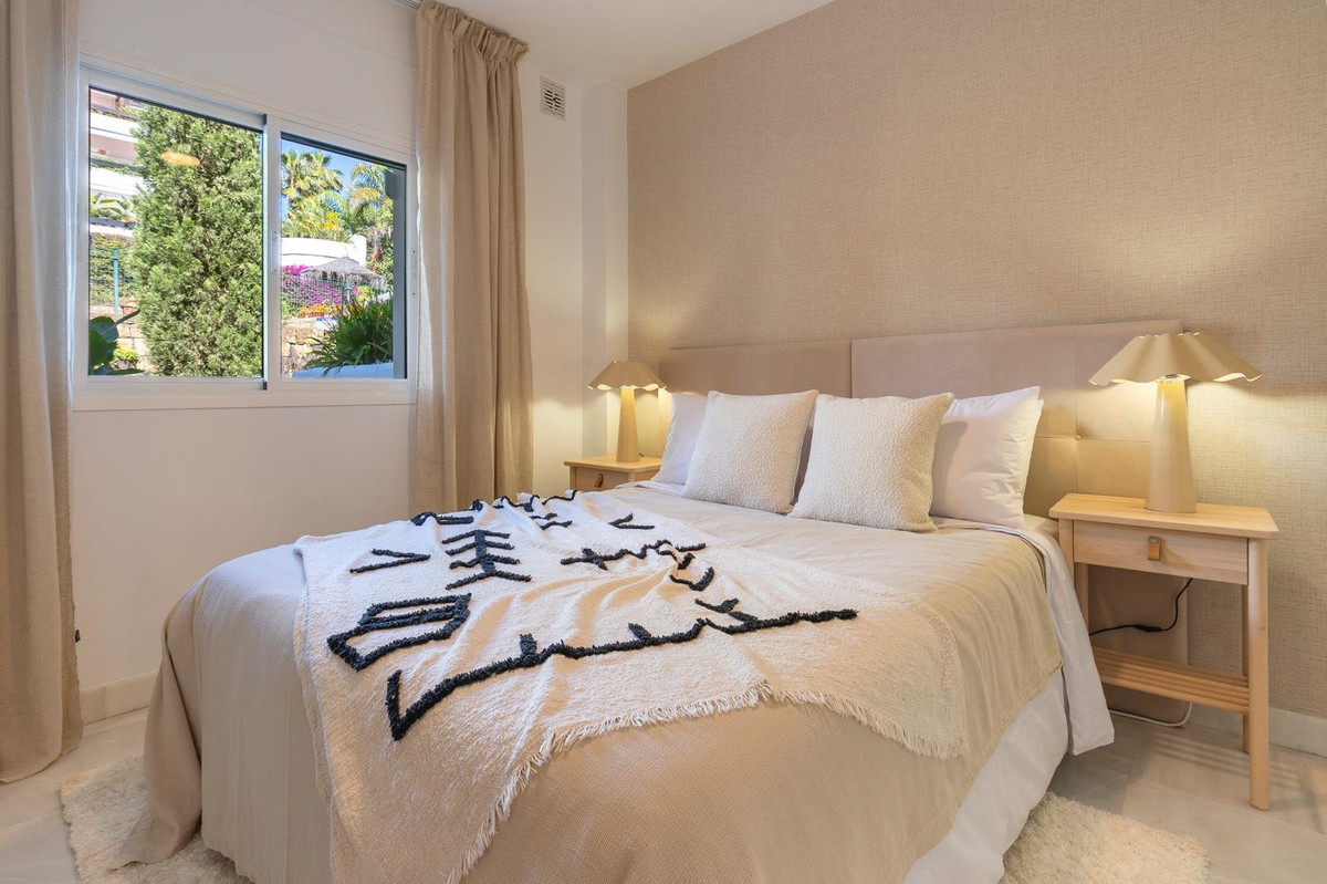 2 Bed Apartment for sale in Nueva Andalucía Costa Del Sol, Málaga, Spain
