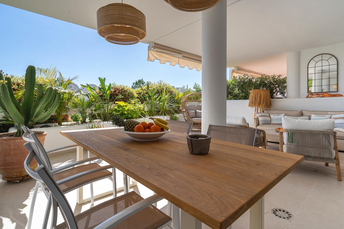 2 Bed Apartment for sale in Nueva Andalucía Costa Del Sol, Málaga, Spain